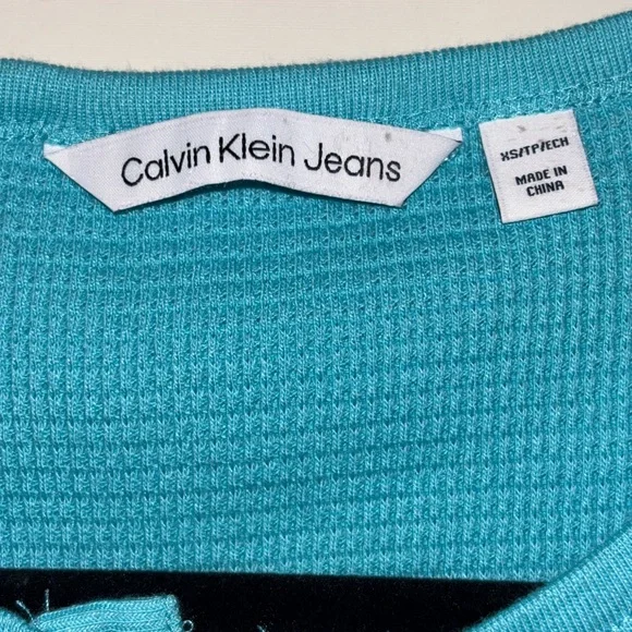 NWT Calvin Klein Jeans Turquoise Button up Crop Top - Picture 5 of 8